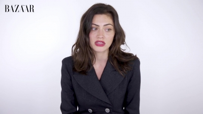 5B1920x10805D_Phoebe_Tonkin_On_Her_Boyfriend2C_Diet_And_Margot_Robbie__ELLE_Australia_040.jpg