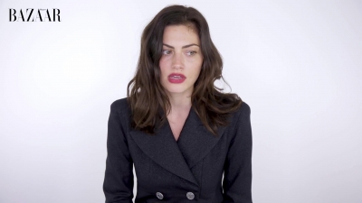 5B1920x10805D_Phoebe_Tonkin_On_Her_Boyfriend2C_Diet_And_Margot_Robbie__ELLE_Australia_052.jpg