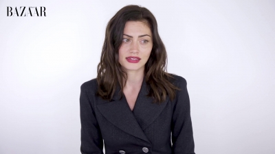 5B1920x10805D_Phoebe_Tonkin_On_Her_Boyfriend2C_Diet_And_Margot_Robbie__ELLE_Australia_125.jpg