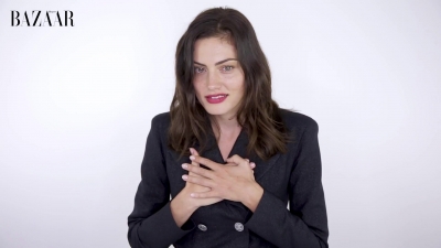5B1920x10805D_Phoebe_Tonkin_On_Her_Boyfriend2C_Diet_And_Margot_Robbie__ELLE_Australia_147.jpg