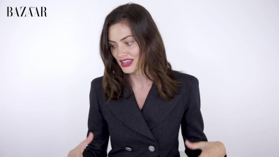 5B1920x10805D_Phoebe_Tonkin_On_Her_Boyfriend2C_Diet_And_Margot_Robbie__ELLE_Australia_185.jpg
