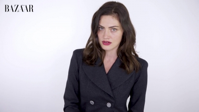 5B1920x10805D_Phoebe_Tonkin_On_Her_Boyfriend2C_Diet_And_Margot_Robbie__ELLE_Australia_215.jpg