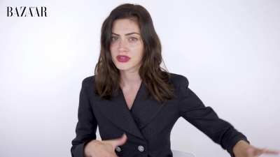 5B1920x10805D_Phoebe_Tonkin_On_Her_Boyfriend2C_Diet_And_Margot_Robbie__ELLE_Australia_272.jpg