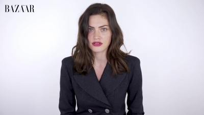 5B1920x10805D_Phoebe_Tonkin_On_Her_Boyfriend2C_Diet_And_Margot_Robbie__ELLE_Australia_306.jpg