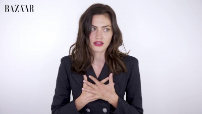 5B1920x10805D_Phoebe_Tonkin_On_Her_Boyfriend2C_Diet_And_Margot_Robbie__ELLE_Australia_317.jpg