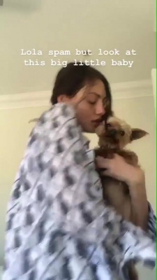 BEBES21_Phoebe_via_Instagram_Stories__2.jpg