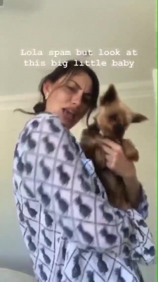 BEBES21_Phoebe_via_Instagram_Stories__4.jpg