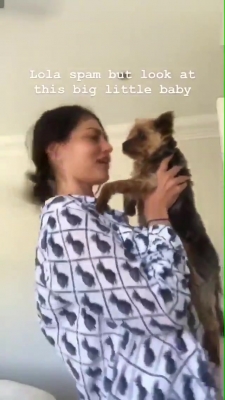 BEBES21_Phoebe_via_Instagram_Stories__6.jpg