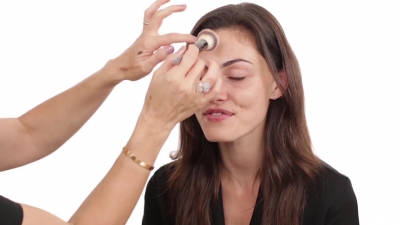 Bronze_Evening_Makeup_with_Phoebe_Tonkin_by_Celebrity_Makeup_Artist_Monika_Blunder_0139.jpg