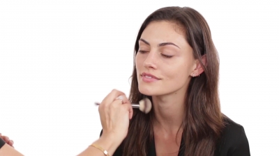 Bronze_Evening_Makeup_with_Phoebe_Tonkin_by_Celebrity_Makeup_Artist_Monika_Blunder_0170.jpg