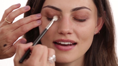 Bronze_Evening_Makeup_with_Phoebe_Tonkin_by_Celebrity_Makeup_Artist_Monika_Blunder_0320.jpg