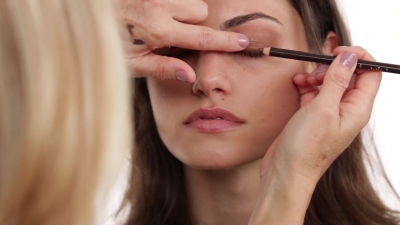 Bronze_Evening_Makeup_with_Phoebe_Tonkin_by_Celebrity_Makeup_Artist_Monika_Blunder_0387.jpg