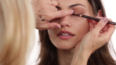 Bronze_Evening_Makeup_with_Phoebe_Tonkin_by_Celebrity_Makeup_Artist_Monika_Blunder_0395.jpg