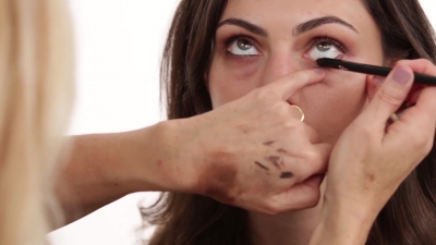 Bronze_Evening_Makeup_with_Phoebe_Tonkin_by_Celebrity_Makeup_Artist_Monika_Blunder_0456.jpg