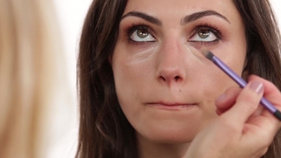 Bronze_Evening_Makeup_with_Phoebe_Tonkin_by_Celebrity_Makeup_Artist_Monika_Blunder_0718.jpg