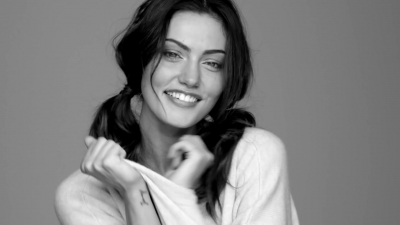 GIRLS_IN_FRAME___PHOEBE_TONKIN_100.jpg