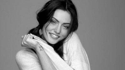 GIRLS_IN_FRAME___PHOEBE_TONKIN_105.jpg