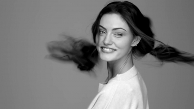 GIRLS_IN_FRAME___PHOEBE_TONKIN_120.jpg