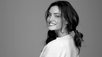 GIRLS_IN_FRAME___PHOEBE_TONKIN_123.jpg