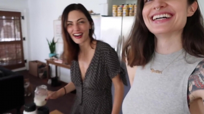 How_to_ZERO_WASTE_grocery_shop_with_Phoebe_Tonkin_282B_vegan_lunch_recipe29_0011.jpg