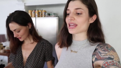 How_to_ZERO_WASTE_grocery_shop_with_Phoebe_Tonkin_282B_vegan_lunch_recipe29_0027.jpg