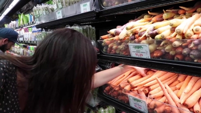 How_to_ZERO_WASTE_grocery_shop_with_Phoebe_Tonkin_282B_vegan_lunch_recipe29_1116.jpg