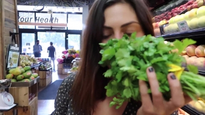 How_to_ZERO_WASTE_grocery_shop_with_Phoebe_Tonkin_282B_vegan_lunch_recipe29_1214.jpg