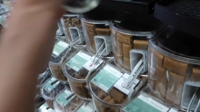 How_to_ZERO_WASTE_grocery_shop_with_Phoebe_Tonkin_282B_vegan_lunch_recipe29_1296.jpg