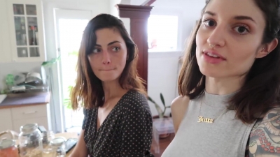 How_to_ZERO_WASTE_grocery_shop_with_Phoebe_Tonkin_282B_vegan_lunch_recipe29_1499.jpg