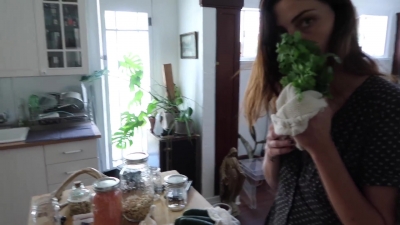 How_to_ZERO_WASTE_grocery_shop_with_Phoebe_Tonkin_282B_vegan_lunch_recipe29_1509.jpg