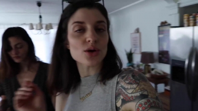 How_to_ZERO_WASTE_grocery_shop_with_Phoebe_Tonkin_282B_vegan_lunch_recipe29_1527.jpg
