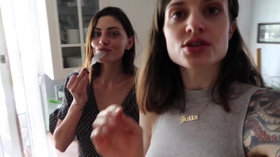 How_to_ZERO_WASTE_grocery_shop_with_Phoebe_Tonkin_282B_vegan_lunch_recipe29_1879.jpg