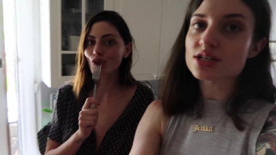 How_to_ZERO_WASTE_grocery_shop_with_Phoebe_Tonkin_282B_vegan_lunch_recipe29_1885.jpg