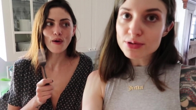 How_to_ZERO_WASTE_grocery_shop_with_Phoebe_Tonkin_282B_vegan_lunch_recipe29_1888.jpg