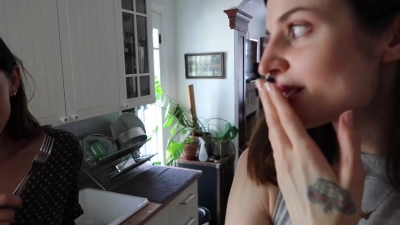 How_to_ZERO_WASTE_grocery_shop_with_Phoebe_Tonkin_282B_vegan_lunch_recipe29_1898.jpg