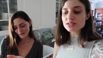How_to_ZERO_WASTE_grocery_shop_with_Phoebe_Tonkin_282B_vegan_lunch_recipe29_1910.jpg