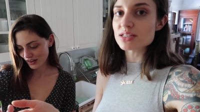 How_to_ZERO_WASTE_grocery_shop_with_Phoebe_Tonkin_282B_vegan_lunch_recipe29_1913.jpg