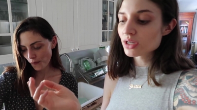 How_to_ZERO_WASTE_grocery_shop_with_Phoebe_Tonkin_282B_vegan_lunch_recipe29_1915.jpg