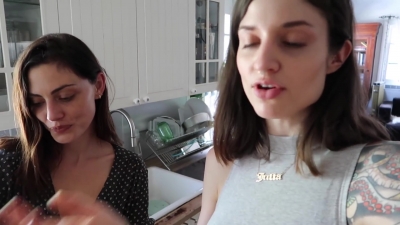 How_to_ZERO_WASTE_grocery_shop_with_Phoebe_Tonkin_282B_vegan_lunch_recipe29_1916.jpg