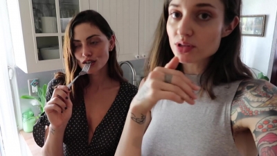 How_to_ZERO_WASTE_grocery_shop_with_Phoebe_Tonkin_282B_vegan_lunch_recipe29_1922.jpg