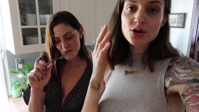 How_to_ZERO_WASTE_grocery_shop_with_Phoebe_Tonkin_282B_vegan_lunch_recipe29_1925.jpg