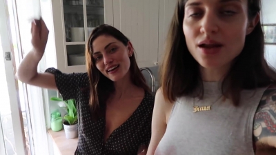 How_to_ZERO_WASTE_grocery_shop_with_Phoebe_Tonkin_282B_vegan_lunch_recipe29_1933.jpg