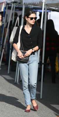 Out_at_the_Farmers_Market_in_Studio_City___281829.jpg