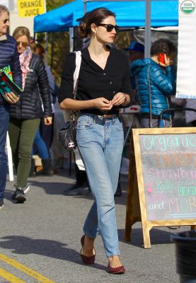 Out_at_the_Farmers_Market_in_Studio_City___282629.jpg