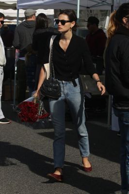 Out_at_the_Farmers_Market_in_Studio_City___283729.jpg