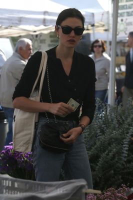 Out_at_the_Farmers_Market_in_Studio_City___284229.jpg