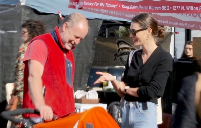 Out_at_the_Farmers_Market_in_Studio_City___28429.jpg