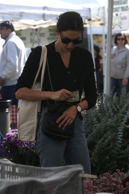 Out_at_the_Farmers_Market_in_Studio_City___284329.jpg