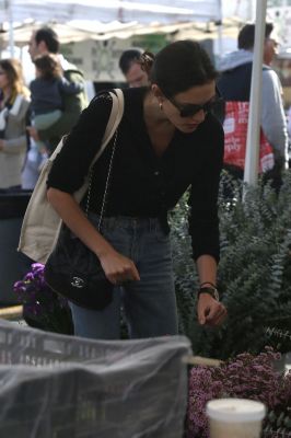 Out_at_the_Farmers_Market_in_Studio_City___284629.jpg