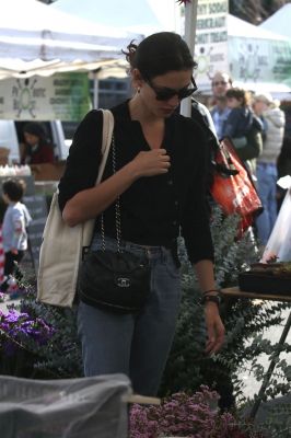 Out_at_the_Farmers_Market_in_Studio_City___284729.jpg